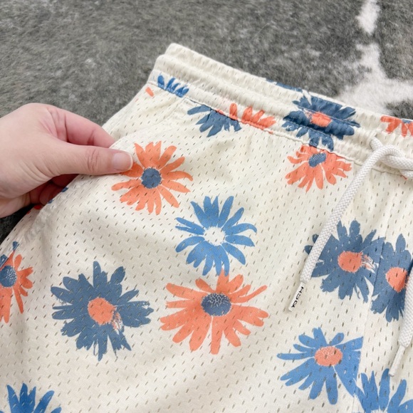RSQ Mesh Floral Shorts Medium - Picture 4 of 12
